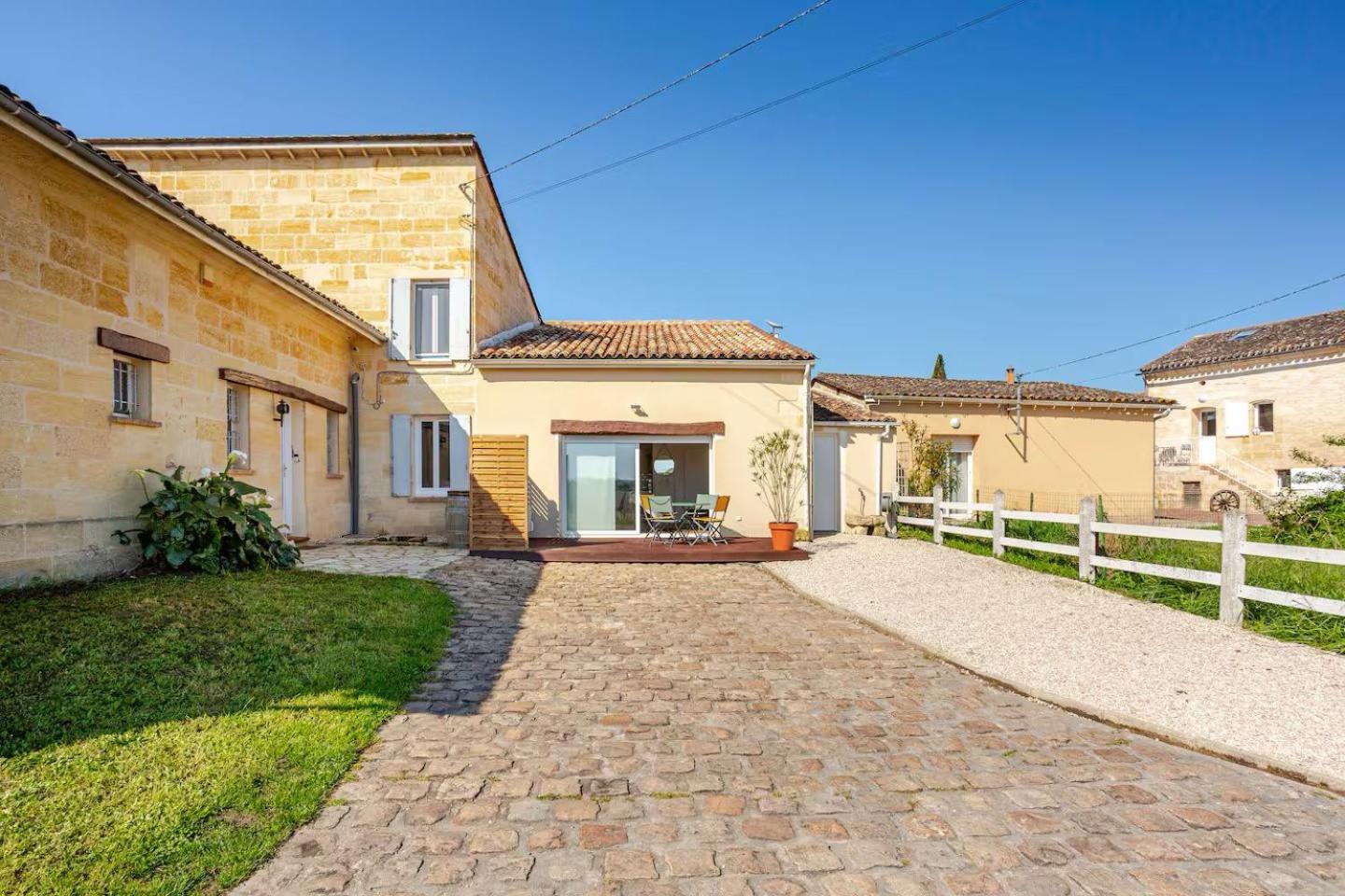Guesthouse Les Maurins Saint-Sulpice-de-Faleyrens Zewnętrze zdjęcie