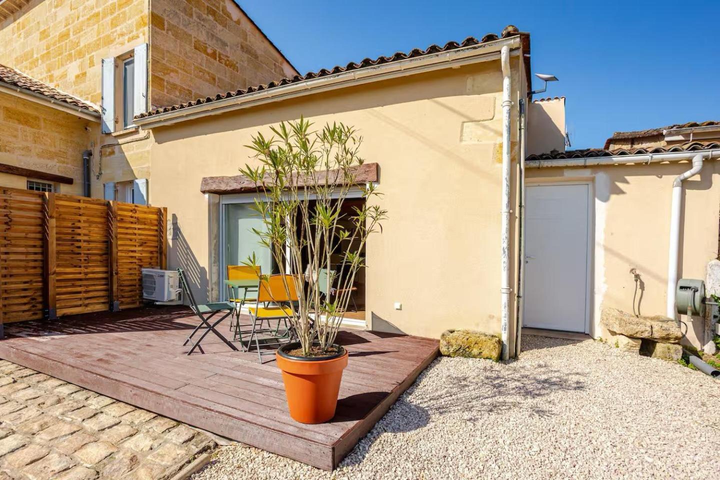 Guesthouse Les Maurins Saint-Sulpice-de-Faleyrens Zewnętrze zdjęcie