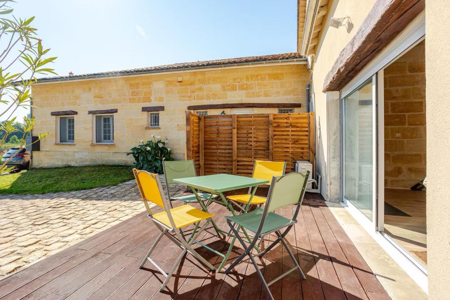Guesthouse Les Maurins Saint-Sulpice-de-Faleyrens Zewnętrze zdjęcie